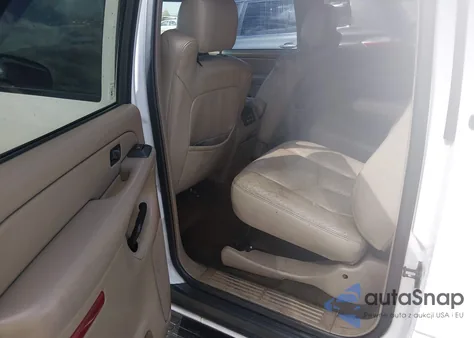 2004 Chevrolet Suburban 1500 Lt from USA, damaged, VIN 3GNEC16Z64G128440